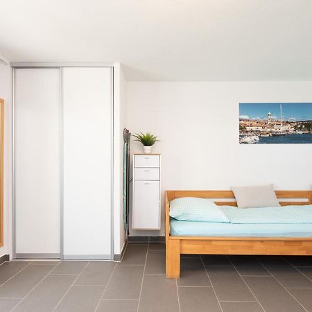Apartments Oleander Krk Town Exterior photo