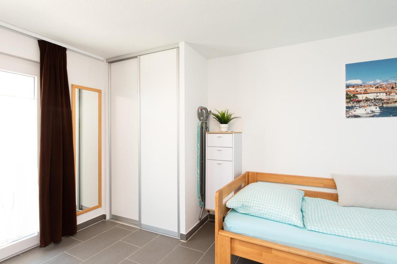 Apartments Oleander Krk Town Exterior photo