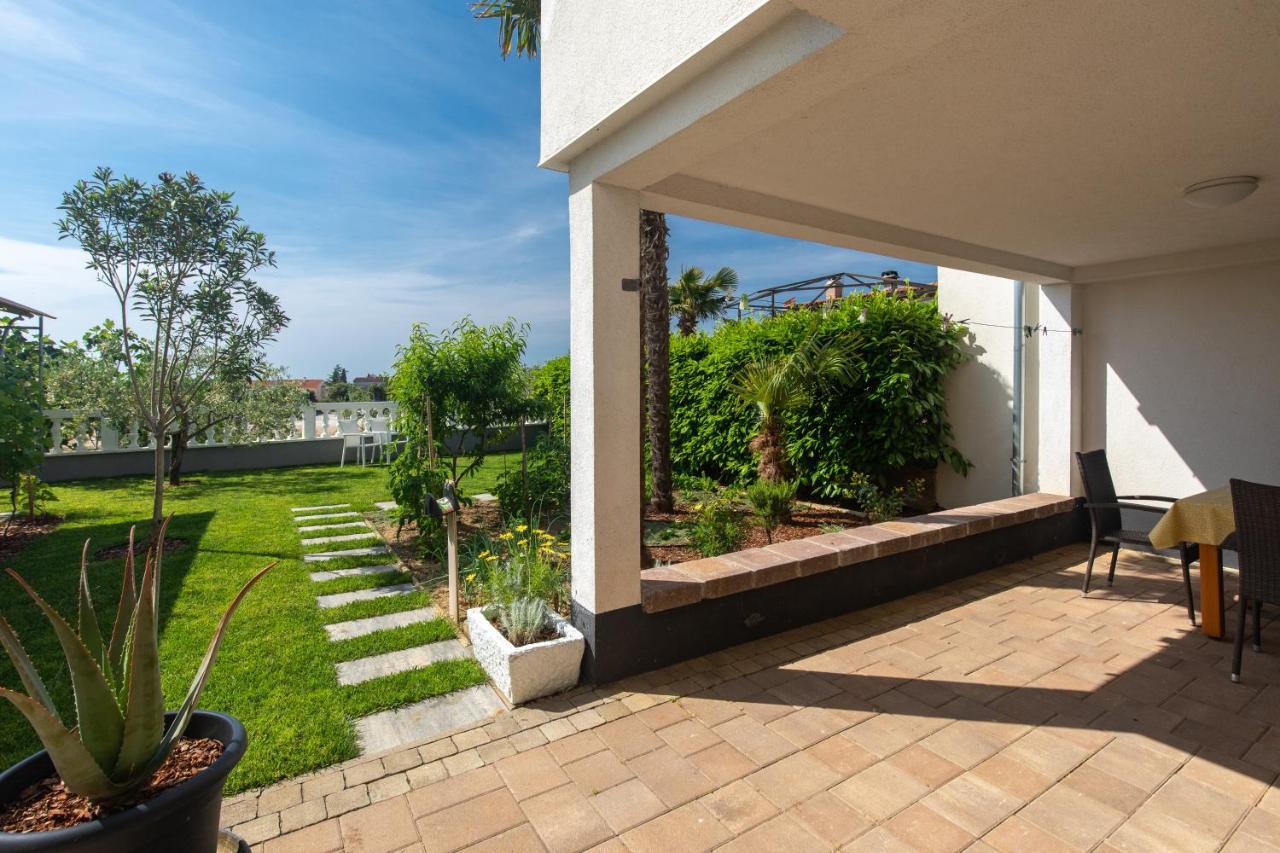 Apartments Oleander Krk Town Exterior photo