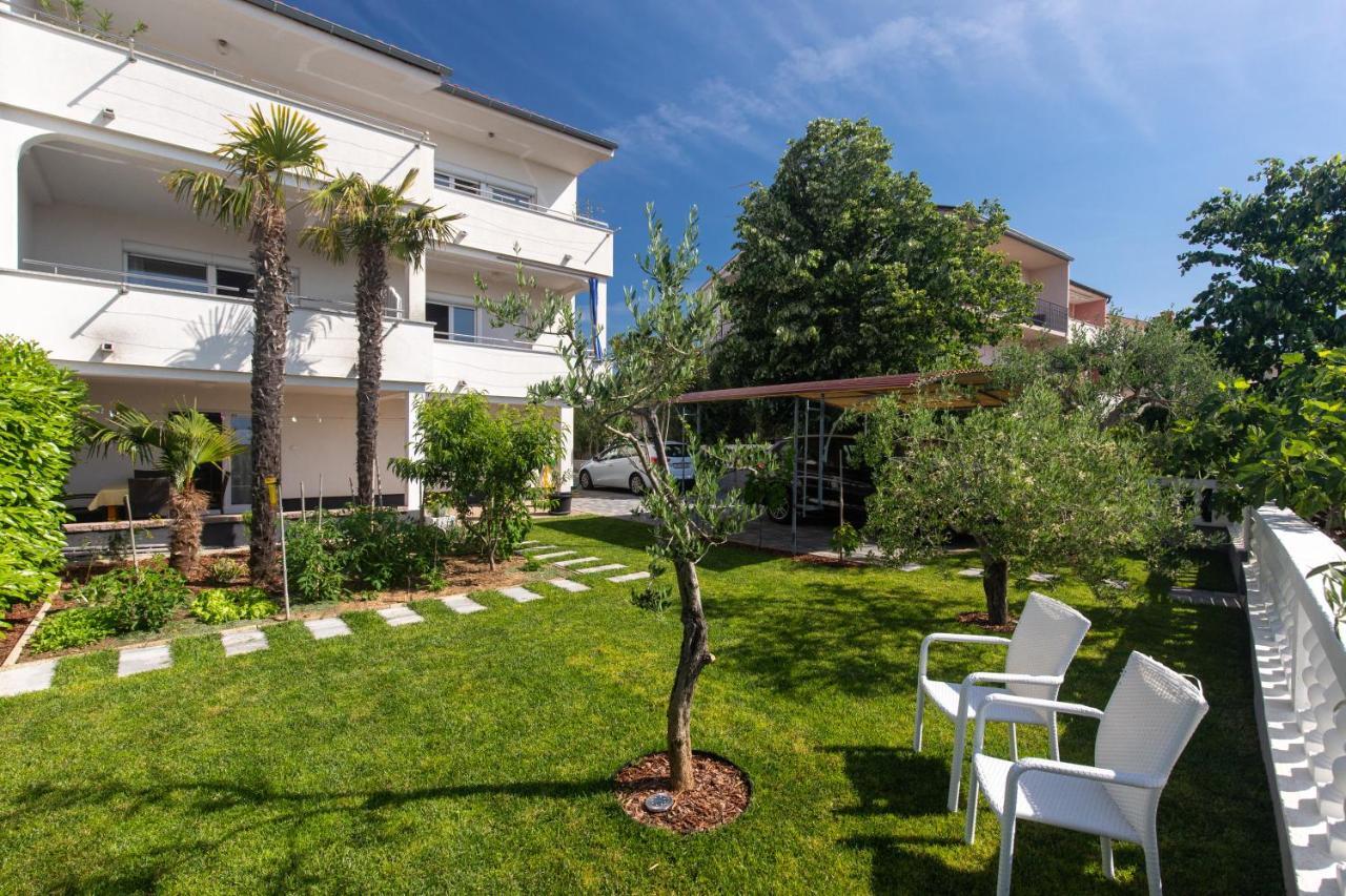 Apartments Oleander Krk Town Exterior photo