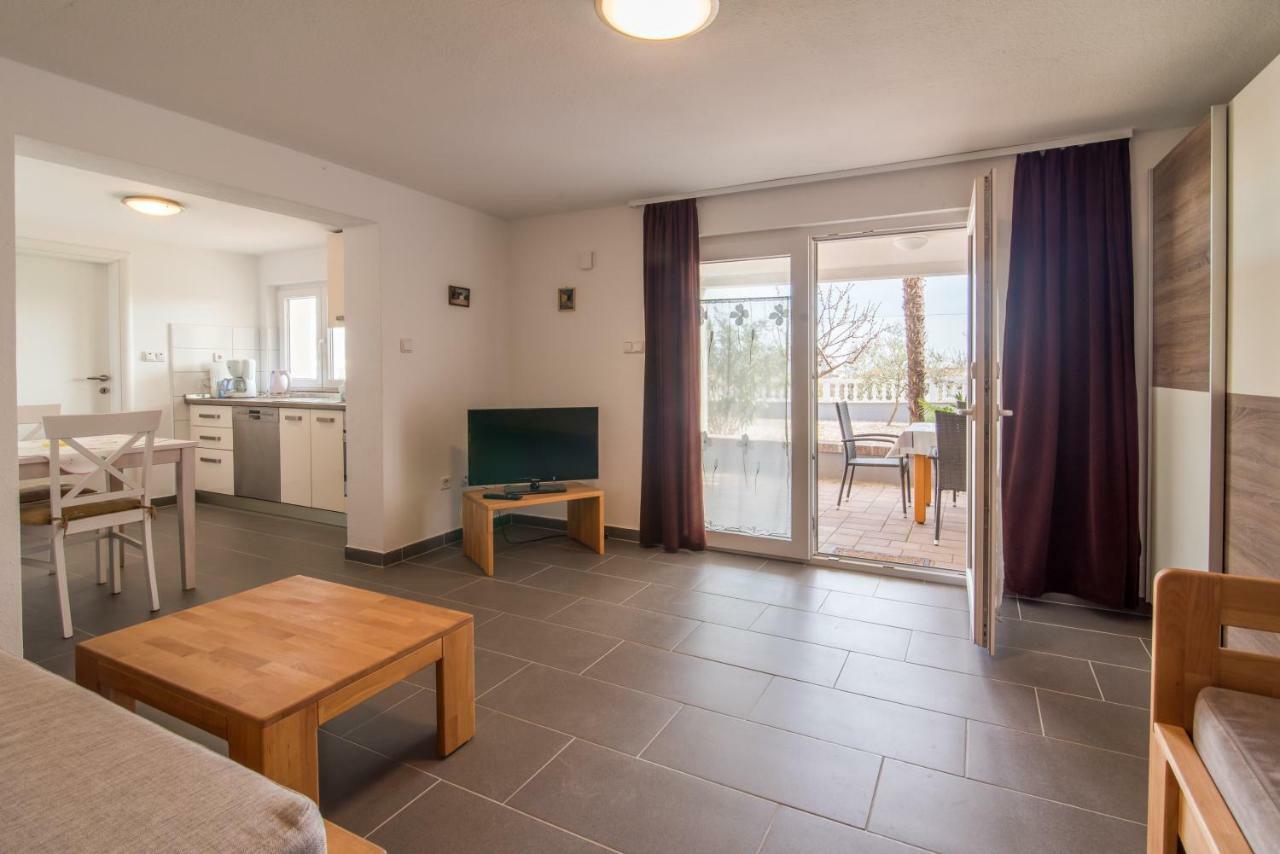 Apartments Oleander Krk Town Exterior photo